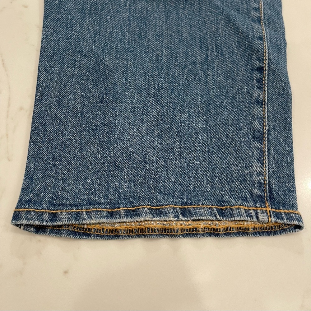 NWT Old Navy Women’s Relaxed Fit Jeans - Medium Blue - Picture 2 of 15